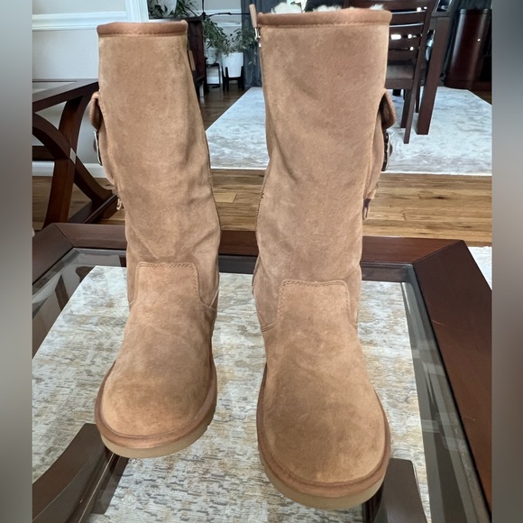 UGG Tan “Cargo” Boot Like New Size 5 - Picture 3 of 8